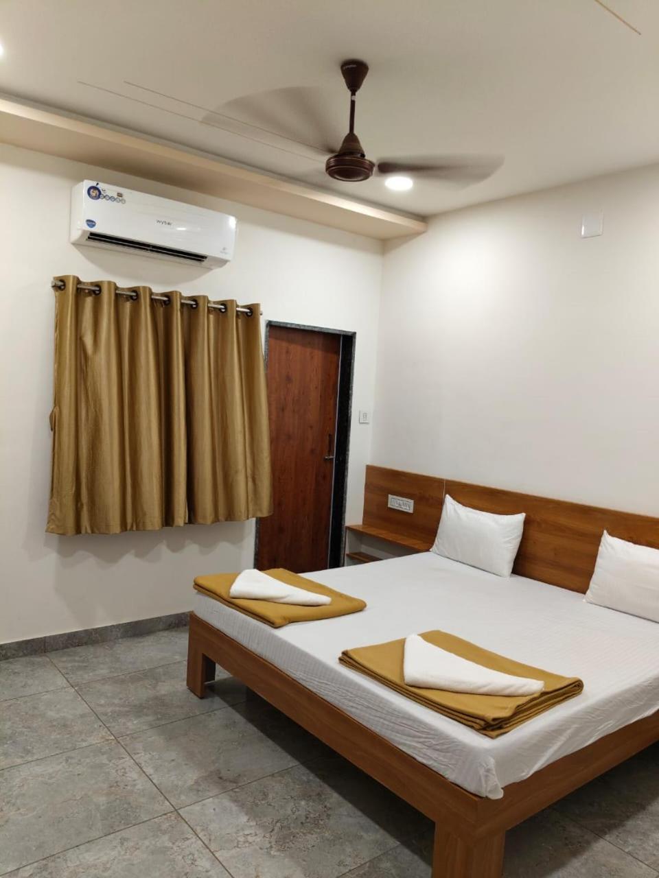 Ayodhya Bhavan - Near Dwarka Railway Station & Shree Dwarkadhish Temple Hotel Eksteriør billede